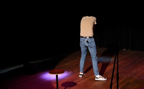 606